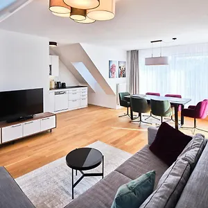 Myfavorit - Spacious Next To Puplic Transport U1 Direct Connection To Citycenter Αυστρία